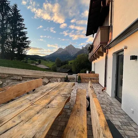 Chesa Montana Apartment *
