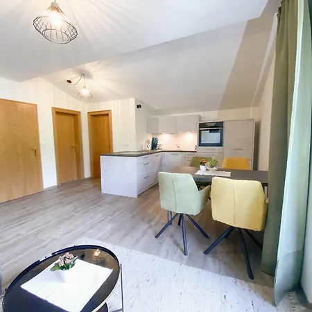Chesa Montana Apartment *