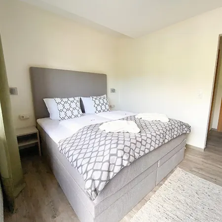 Chesa Montana Apartment *